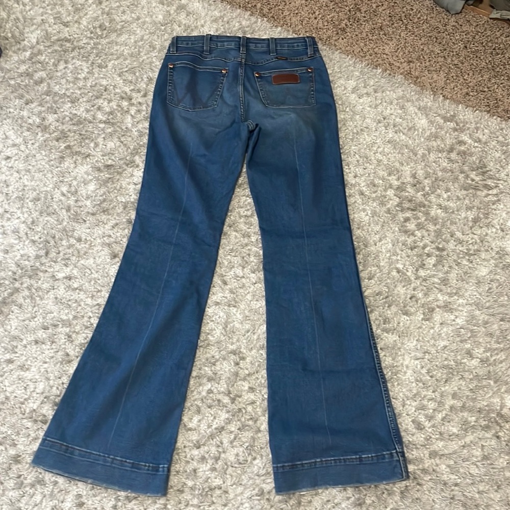 Womens wrangler trouser jeans size 29x36. Worn once.